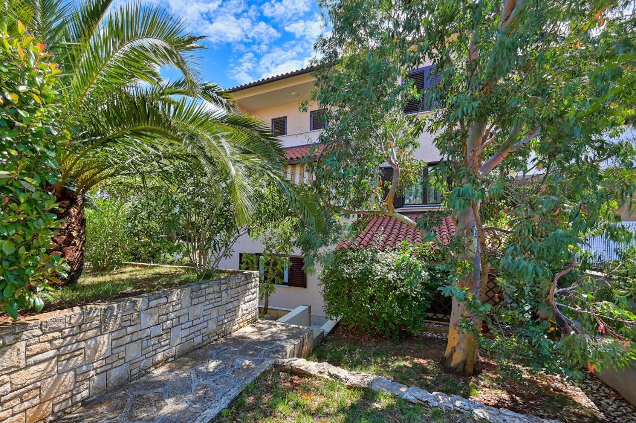 Iby Apartment Pula Exterior foto