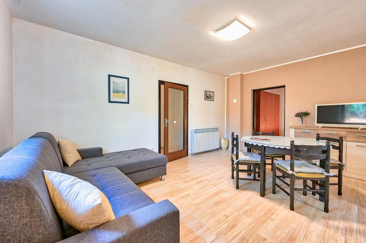 Iby Apartment Pula Exterior foto